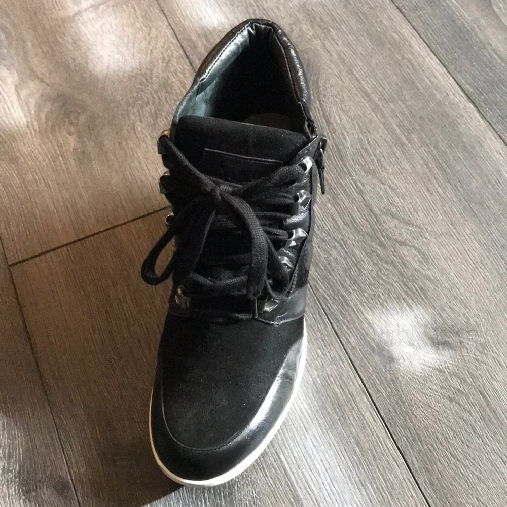Leather wedge sneaker - Picture 3 of 8